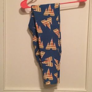Last chance! Disney castle leggings